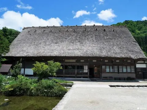 世界遺産「白川郷」の合掌造りを実感！重要文化財「和田家」で当時の