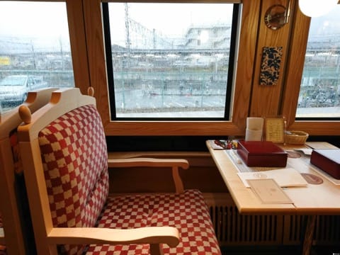 【山梨】富士山輕食列車 富士山特急View Express