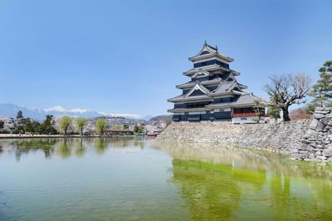 【長野県】日本最古の5重6階の天守が残る松本城〜アクセス・見どころなど〜
