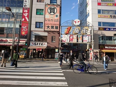 『赤羽』白天也能干一杯!排队名店都在这