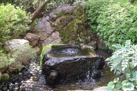 専門誌でランクインした通好みの日本庭園!京都御所のお隣・京都平安ホテルの庭を訪ねて