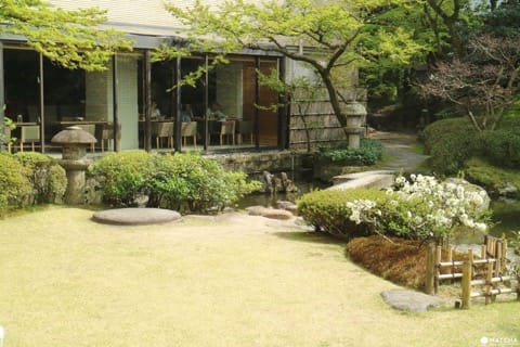米専門誌でランクインした通好みの日本庭園!京都御所のお隣・京都平安ホテルの庭を訪ねて
