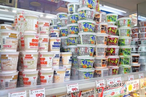 カップラーメン