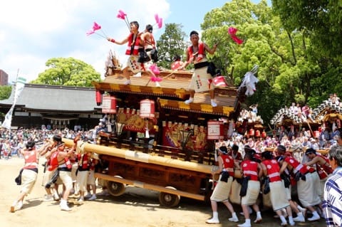 スケートファンもサッカーファンも参拝に訪れる神戸御影の弓弦羽神社