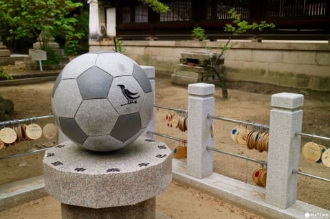 スケートファンもサッカーファンも参拝に訪れる神戸御影の弓弦羽神社