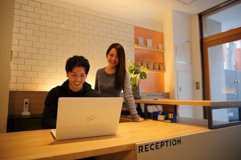 IoT空間で宿泊をわくわくする体験に。スマートホステル「&AND HOSTEL」