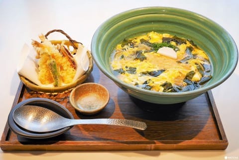 つるとんたん