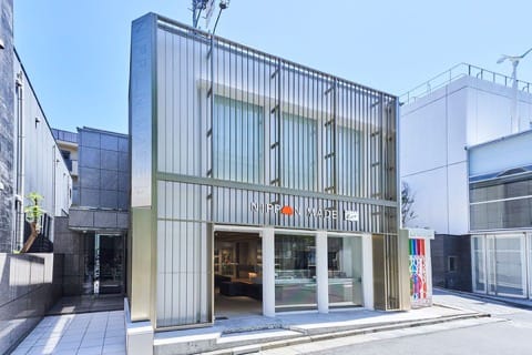 オニツカタイガーから紅葉柄の新作登場!日本でお得に買おう!