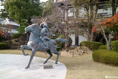 三重塔で名高い「須磨寺」は伝統と革新のワンダーランド!笑顔が生まれるお寺を楽しもう。