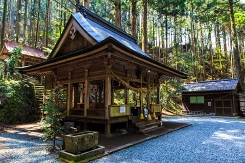 上色见熊野座神社