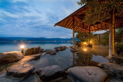 Hawai Onsen - Explore Tottori's Winter Pleasures And Hot Springs