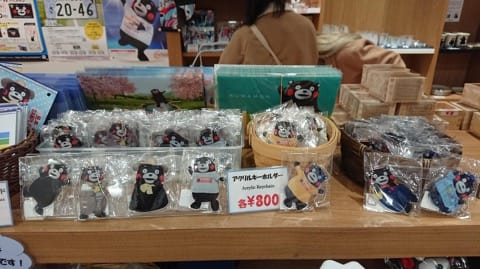 熊本県「くまモンスクエア」へ、大人気のご当地キャラクターに会いに行こう!