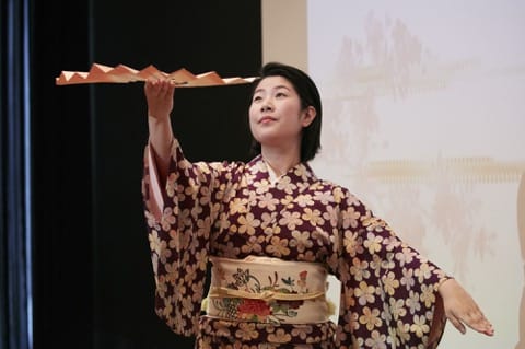 無料!浅草で着物を着て、日本舞踊ワークショップに参加しよう
