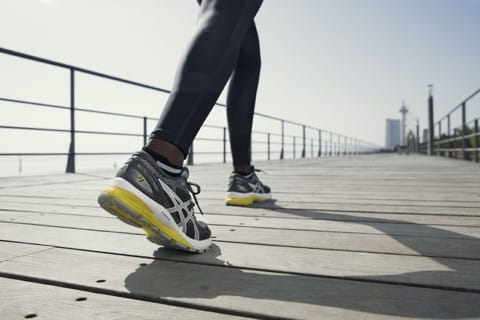 アシックスの人気ランニングシューズとその性能を徹底リサーチ!