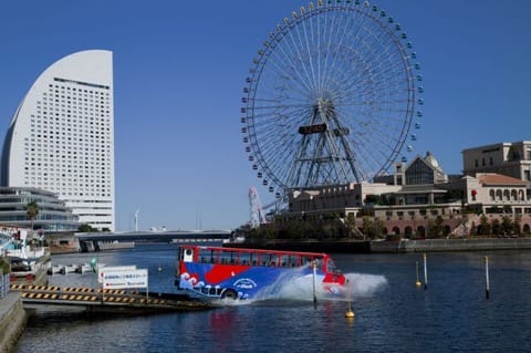 海を走るバス「スカイダック」で横浜観光のいいとこどり!