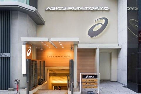 มาตัวเปล่าก็วิ่งรอบพระราชวังอิมพีเรียลได้ที่ ASICS RUN TOKYO MARUNOUCHI