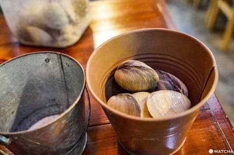 邻近新宿暖帘街(ほぼ新宿のれん街)_贝烧酒场カイフォルニア_酒蒸白蛤
