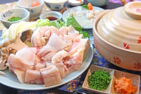 【カニ・ふぐ・あんこう】旬の幸で満腹に!絶品鍋が食べられる宿3選