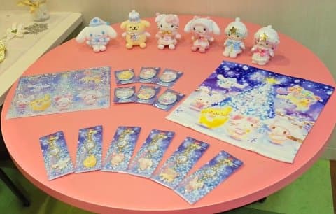 Puroland PURO WHITE CHRISTMAS - Celebrate Christmas With Hello Kitty