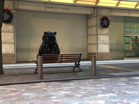 東京駅の目と鼻の先。住民ゼロのビジネス街・丸の内の1日