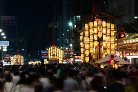 ☆『都市の祭礼』ー山·鉾·屋台と囃子 山・鉾・屋台の祭り研究事典 | 植木行宣, 福原敏男, 西岡陽子