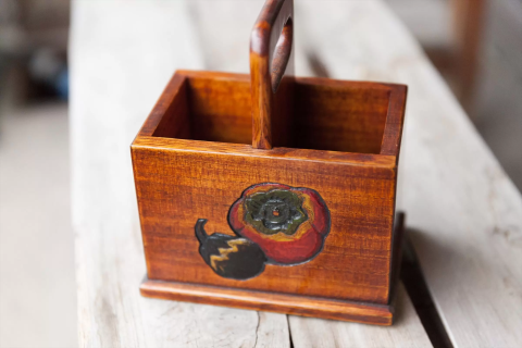 使うほどにツヤが増し味わいが深まる「烏城彫」 - 日本の観光メディア