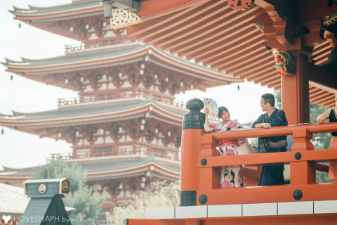 アート作品「バタフライ」 浅草寺で撮った写真をアプリで編集して作成しました。 浅草の撮影スポットはここ！！カメラを持って浅草を旅しよう