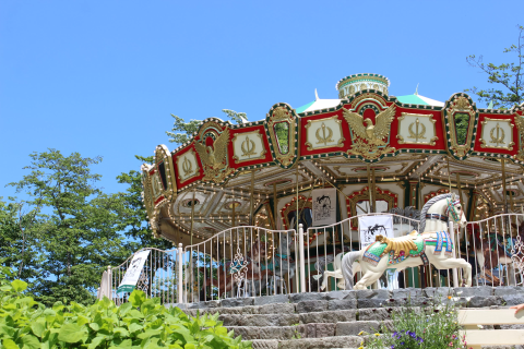 八ヶ岳南麓・清里 森の中に佇む萌木の村 個性的なショップやレストラン