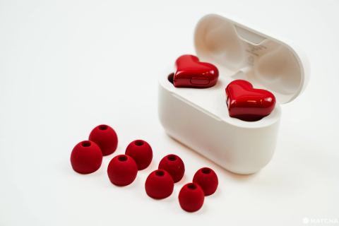 日本限定＞ハート型ワイヤレスイヤホン「HeartBuds」はキュートで機能