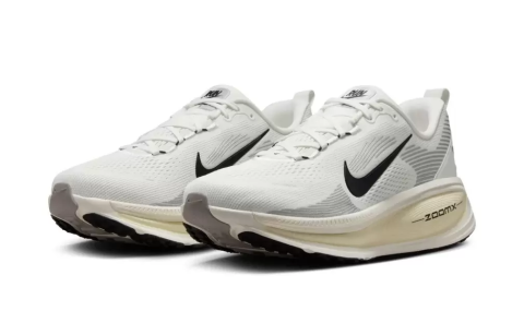 NIKE ボメロ18 ランニングシューズ　26.5㎝ 002-nike-vomero-18-2-
