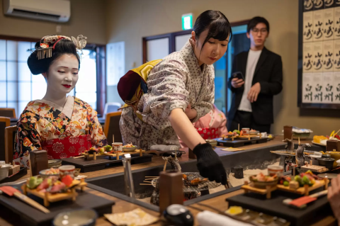 日本画・額装・美品・サインあり・神楽坂料亭 神楽坂おいしんぼ本店 神楽坂/和食 | ヒトサラ