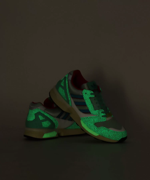 日本でスニーカーを買うなら「atmos」へ! atmos限定商品がラインナップ