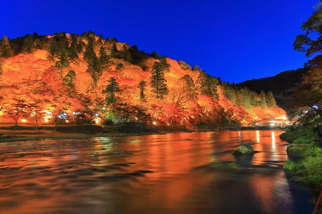 Hướng dẫn đầy đủ về du lịch Osaka. Giới thiệu các khu vực, 40 địa điểm thăm quan, các món ăn ngon, phương tiện di chuyển 