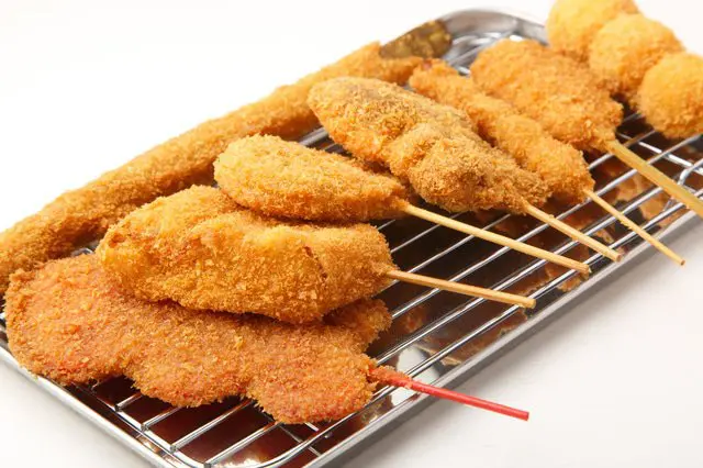 Hướng dẫn đầy đủ về du lịch Osaka. Giới thiệu các khu vực, 40 địa điểm thăm quan, các món ăn ngon, phương tiện di chuyển 