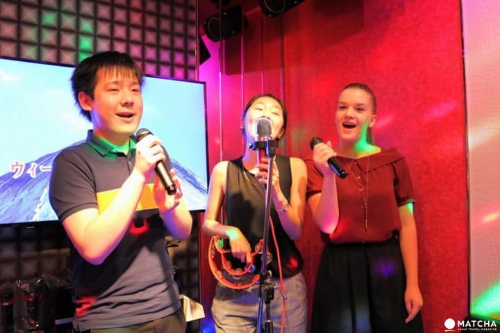 Panduan Menikmati Karaoke Jepang