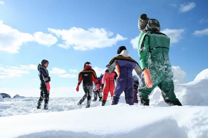 Menikmati Olahraga Musim Dingin di Jepang, Mulai dari Snowshoe, Ice Walk, Snow Mobile, dan lainnya!
