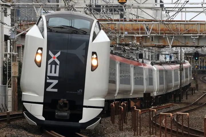 Tokyo Station: Main Exits, Shinkansen Transfers, and Tips