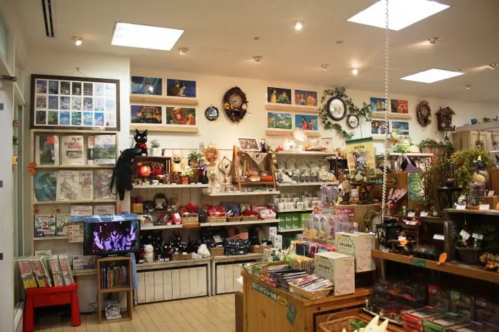 Tìm kiếm sản phẩm hoạt hình Ghibli yêu thích tại "Donguri Kyowakoku"