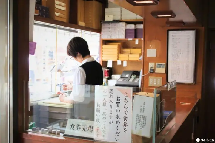 Menikmati Wagashi di Kedai “Umezono” Asakusa yang Telah Berdiri Selama 160 Tahun 