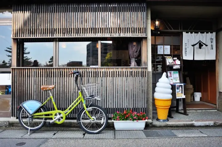Freewheeling Through the Sights of Kanazawa