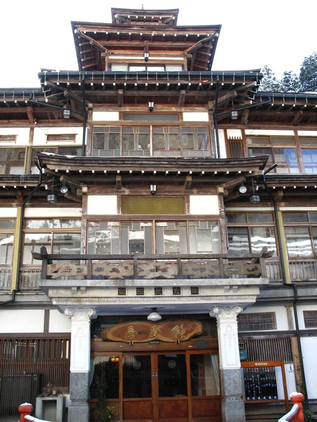 雪白的日式童话王国,寒流时就去银山温泉避寒