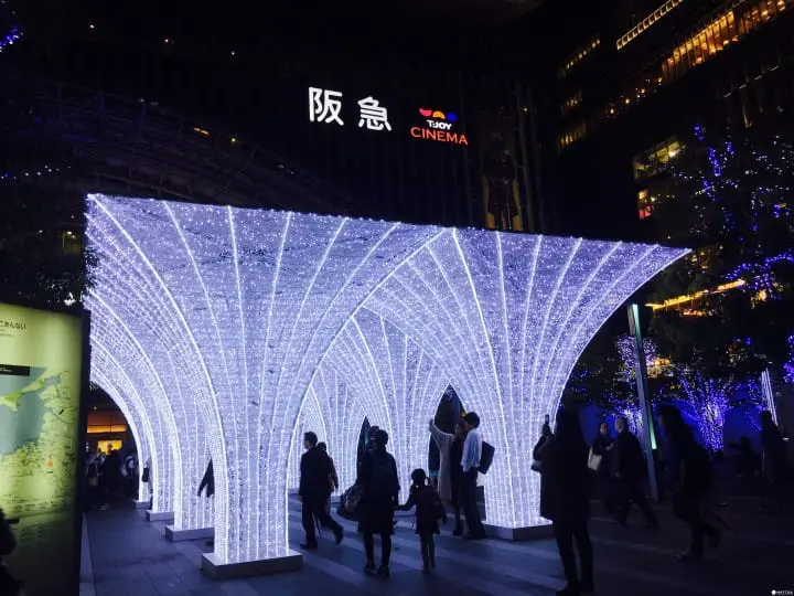 享受博多聖誕夜之浪漫：光之街。博多