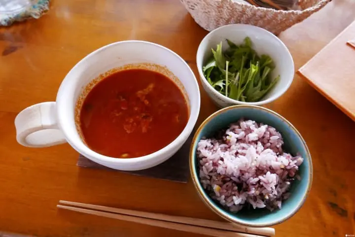 「北海道 上富良野」在地人農家的蔬果健康料理 女生絕對無招架力「花七曜」