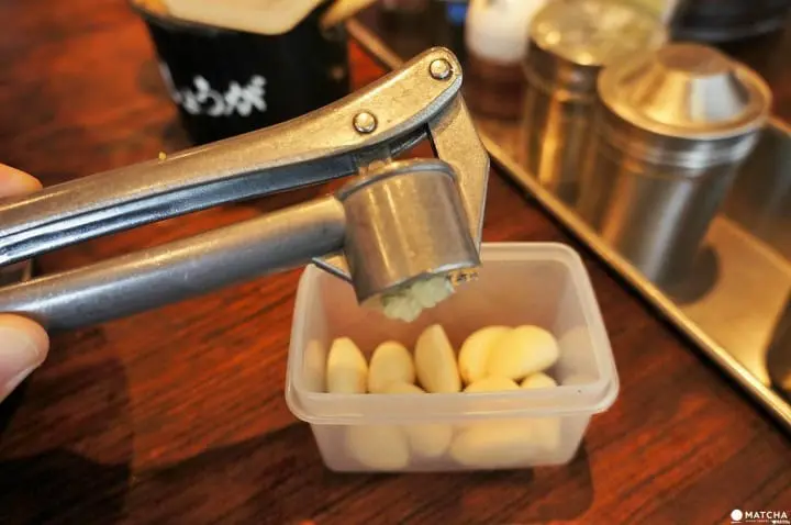 【福冈】在地人都竖起拇指的道地豚骨拉面-博多一双拉面