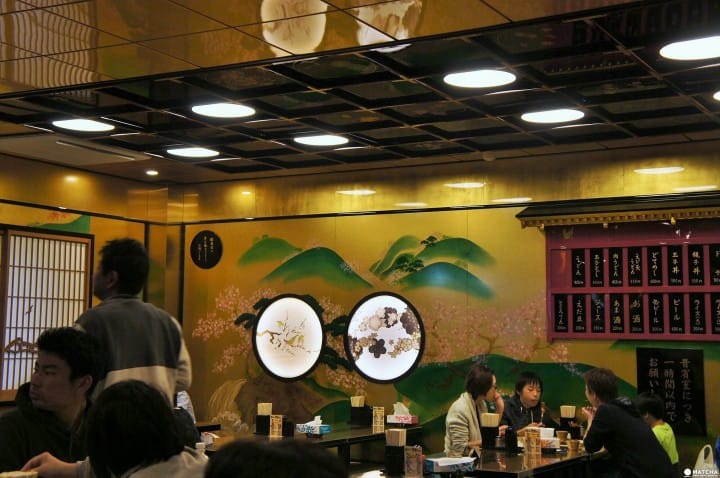 探访岐阜县千代保稻荷神社及当地有名的玉家串烧店。