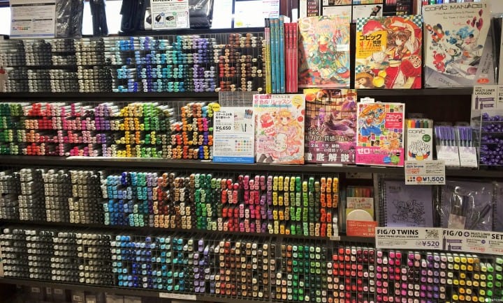 新宿車站上的便利畫材文具店-Tools