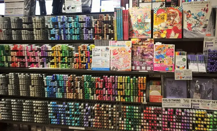 新宿车站上的便利画材文具店-Tools