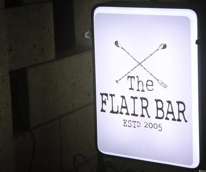 女生绝对抵挡不了的浪漫夜晚：现场感受爵士乐与花式调酒的LIVE秀