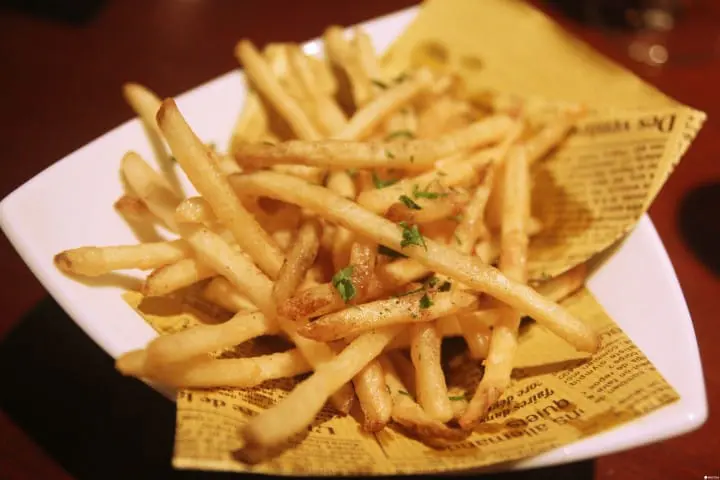 女生绝对抵挡不了的浪漫夜晚：现场感受爵士乐与花式调酒的LIVE秀