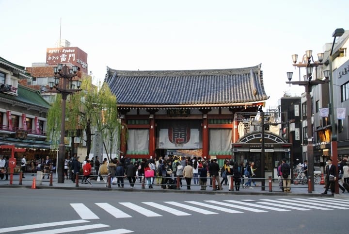 浅草寺ガイド保存版。交通手段、見どころ、おみやげ、お祭りなどまとめ